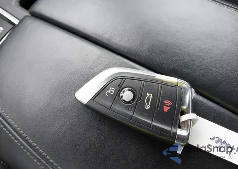 2015 BMW X5 M z USA, uszkodzony, nr VIN 5YMKT6C50F0C89376